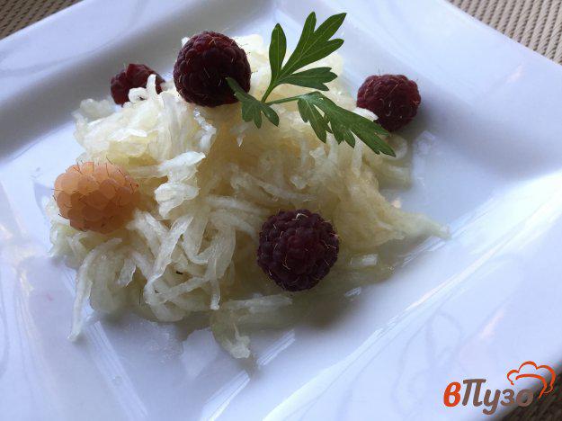 фото рецепта: Салат из редьки, малины с медом