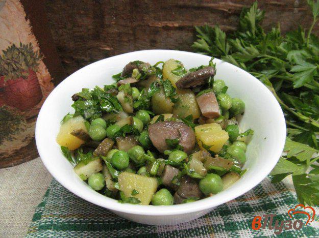фото рецепта: Салат из картофеля с маринованными грибами