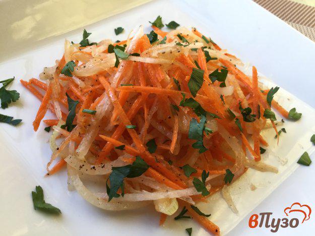 фото рецепта: Салат из редьки с луком и морковью