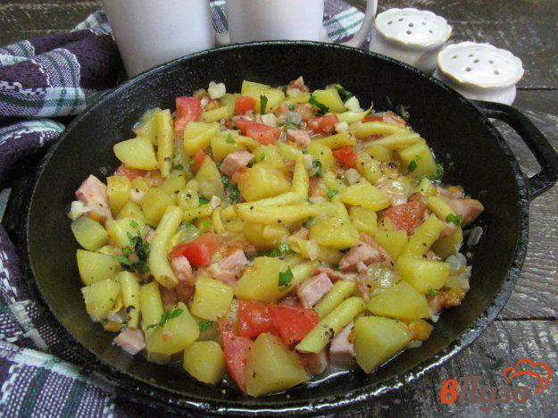 фото рецепта: Тушеный картофель с овощами на беконе