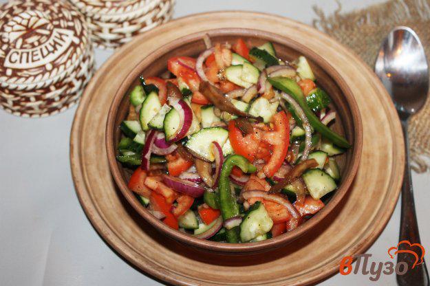 фото рецепта: Овощной салат с жареными вешенками