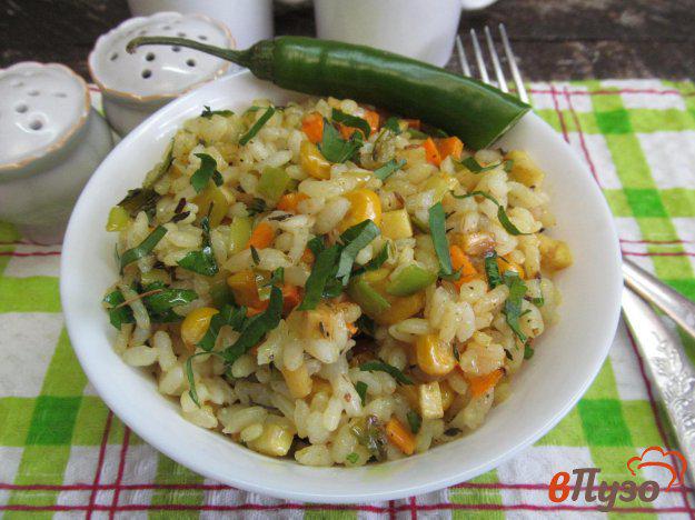 фото рецепта: Рис с сельдереем и кукурузой