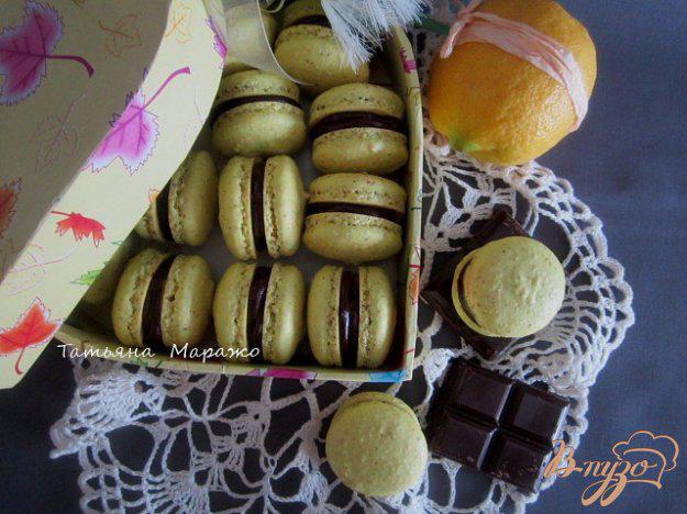 фото рецепта: Макарон с шоколадным ганашем и лимонным курдом