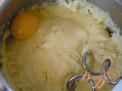 Фото приготовление рецепта: Эклеры с мандариновым кремом шаг №3