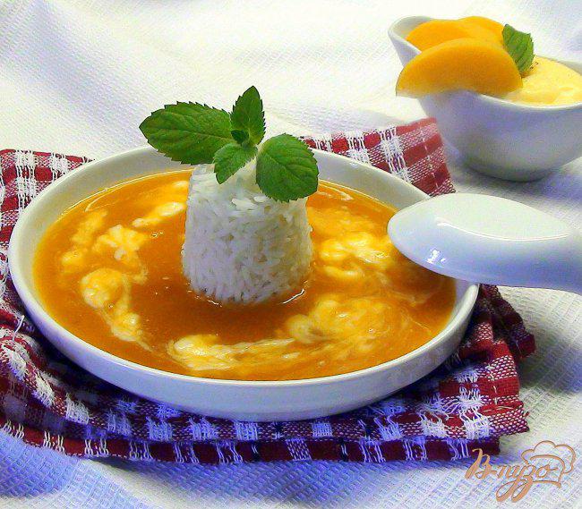Фото приготовление рецепта: Фруктовый суп-пюре с заварным соусом и рисом. шаг №7