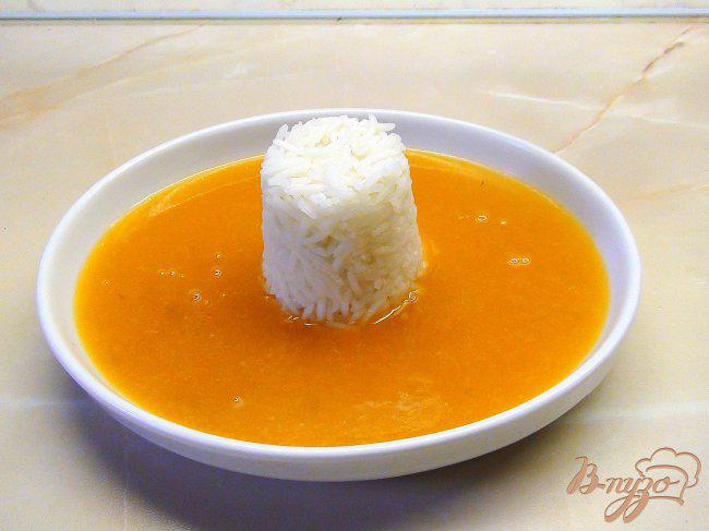 Фото приготовление рецепта: Фруктовый суп-пюре с заварным соусом и рисом. шаг №6