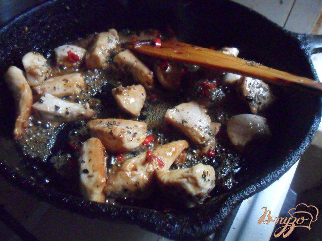 Фото приготовление рецепта: Куриное филе по-тайски шаг №5