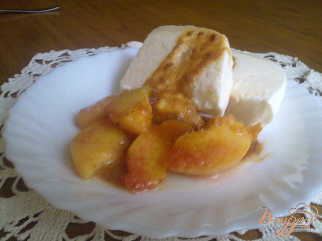 Фото приготовление рецепта: Парфе из йогурта с жареными персиками шаг №10