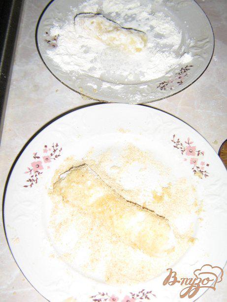 Фото приготовление рецепта: Картофельные крокеты с пикантной начинкой. шаг №5