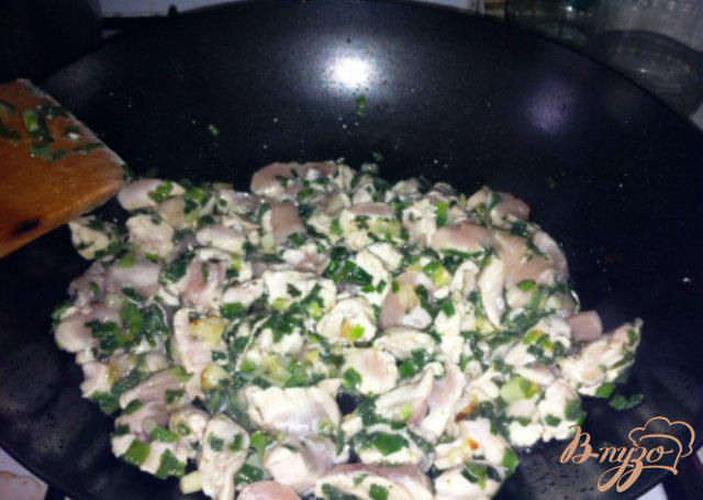 Фото приготовление рецепта: Курица с тайским мотивом шаг №4