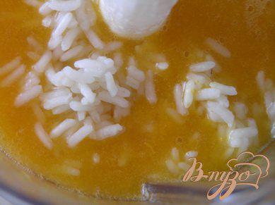 Фото приготовление рецепта: Абрикосовый суп с рисом шаг №3