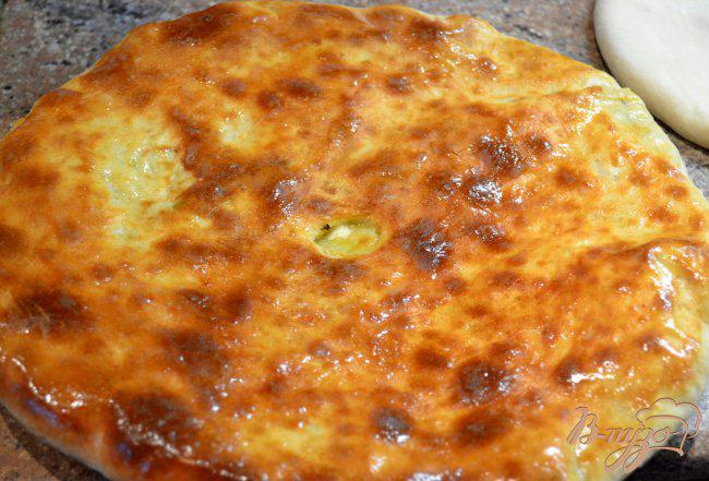 Фото приготовление рецепта: Осетинские пироги «Картофджын» – пирог с картошкой шаг №4