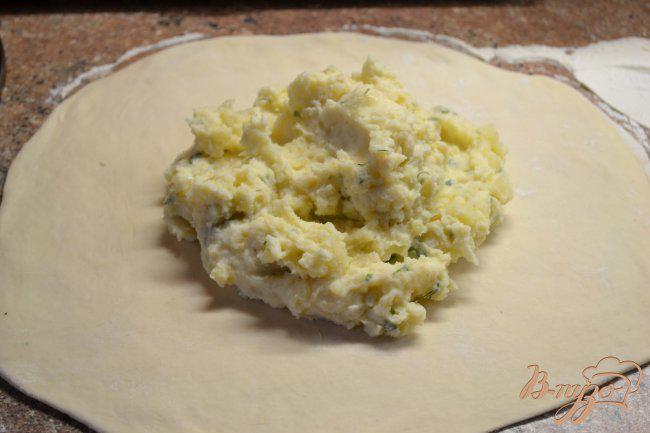 Фото приготовление рецепта: Осетинские пироги «Картофджын» – пирог с картошкой шаг №1