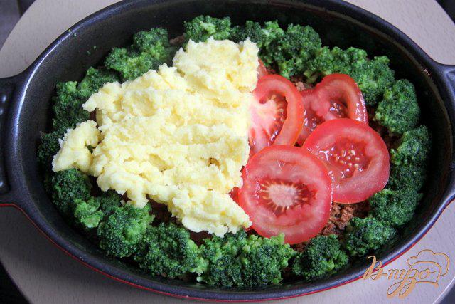 Фото приготовление рецепта: Мусака с брокколи и картофельным пюре шаг №7