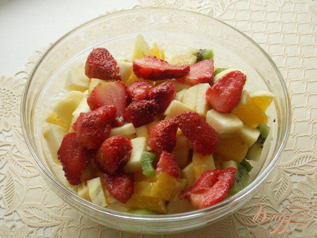 Фото приготовление рецепта: Салат фруктовый шаг №5