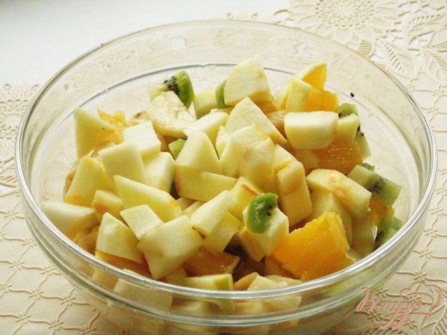 Фото приготовление рецепта: Салат фруктовый шаг №4