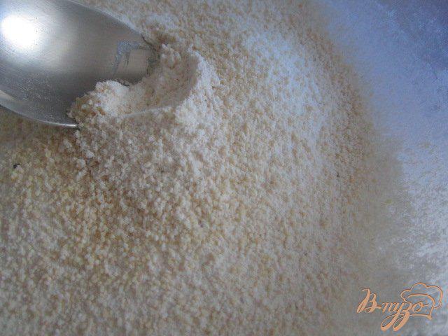 Фото приготовление рецепта: Макарон с начинкой из молочного шоколада шаг №1