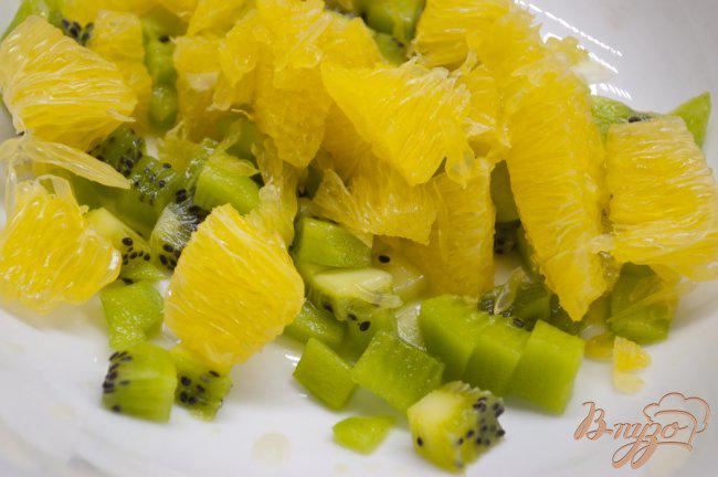 Фото приготовление рецепта: Салат из фруктов шаг №2