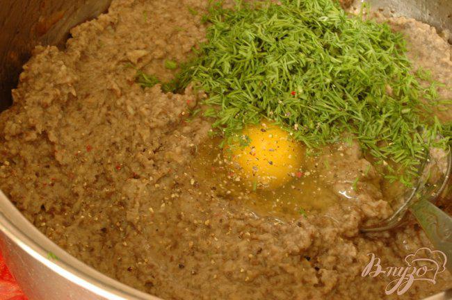 Фото приготовление рецепта: Грибные крокеты в сметанном соусе шаг №5