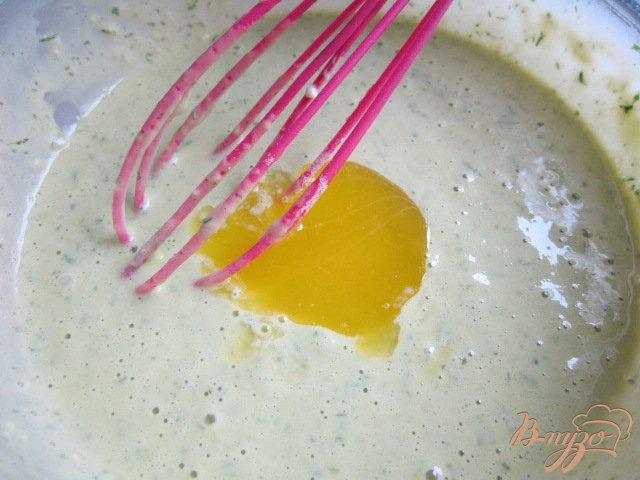 Фото приготовление рецепта: Блинчики с начинкой из  соуса бешамель и зеленой спаржи шаг №2