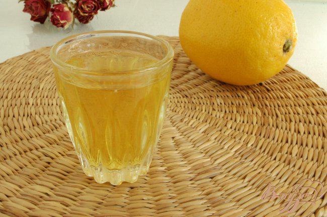 Фото приготовление рецепта: Приятный лимонный ликер Лимончелло шаг №6