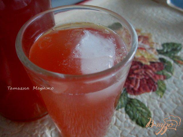 Фото приготовление рецепта: Чайная настойка с апельсиновым соком шаг №5