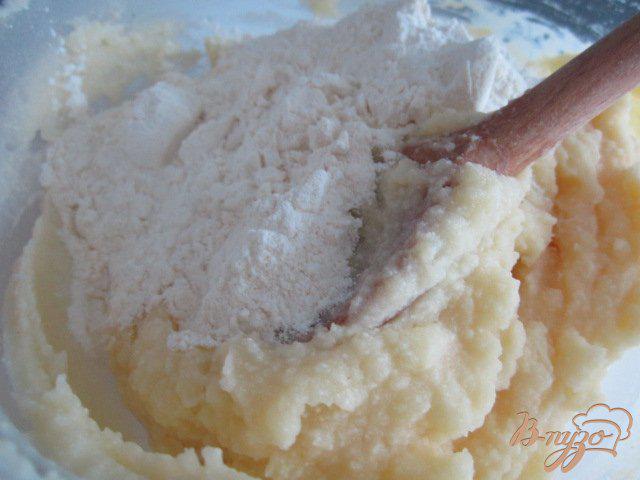 Фото приготовление рецепта: Картофельные галушки с мясом шаг №3