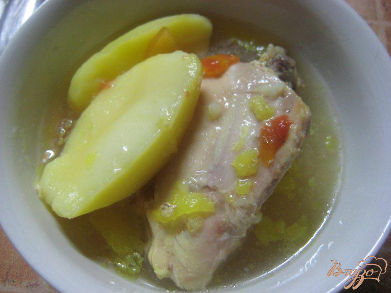 Фото приготовление рецепта: Курица с картофелем по-кубански шаг №6