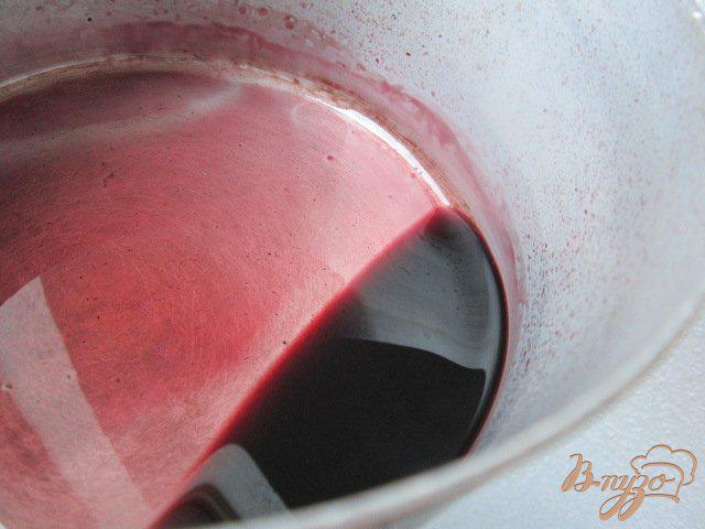 Фото приготовление рецепта: Соус с красным вином шаг №4
