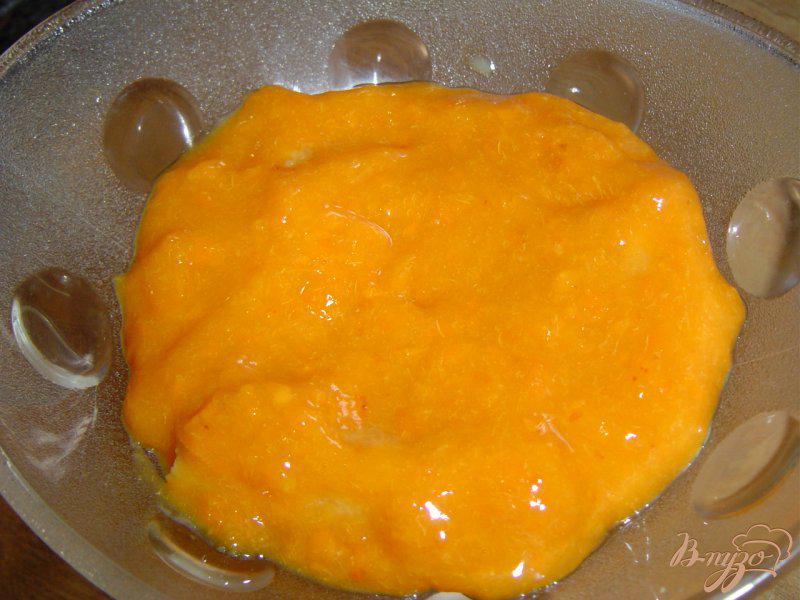 Фото приготовление рецепта: Десерт с абрикосами и ежевикой «По мотивам тирамису» шаг №4