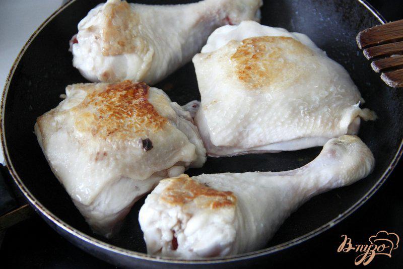 Фото приготовление рецепта: Чахохбили из курицы с помидорами шаг №1