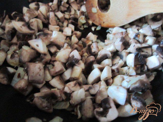Фото приготовление рецепта: Картофельно-творожные  галушки с грибами шаг №3