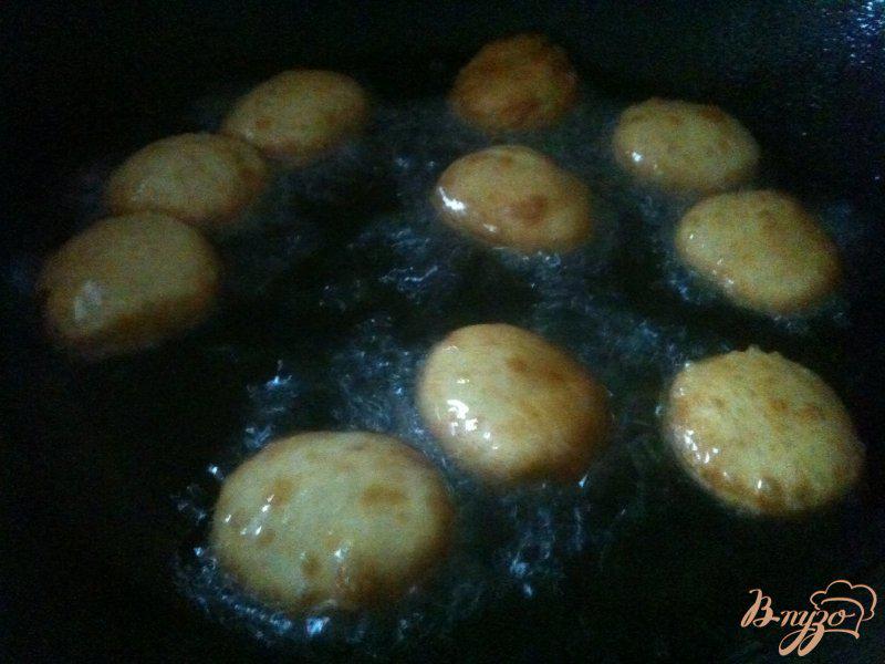 Фото приготовление рецепта: Баурсаки (казахские пончики) шаг №4