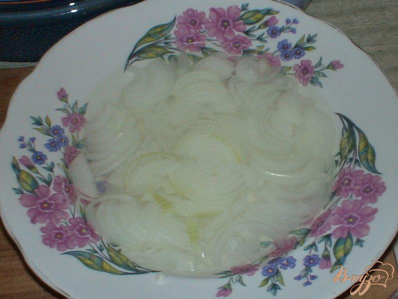 Фото приготовление рецепта: Салат с мидиями и кальмарами шаг №1