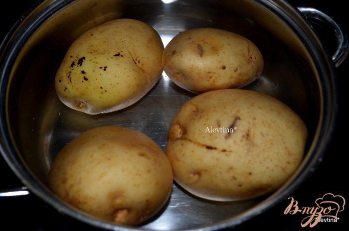 Фото приготовление рецепта: Жареный картофель по- швейцарски шаг №1