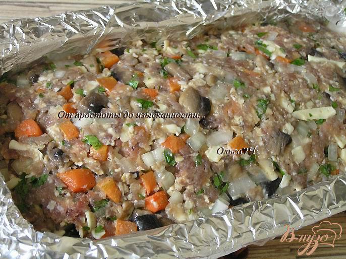 Фото приготовление рецепта: Мясной террин с грибами, овощами и овсяными хлопьями шаг №6