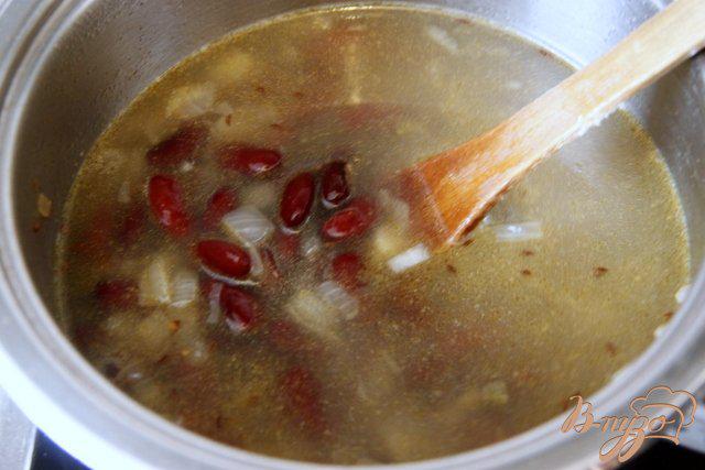 Фото приготовление рецепта: Фасолевый пряный суп-пюре шаг №3