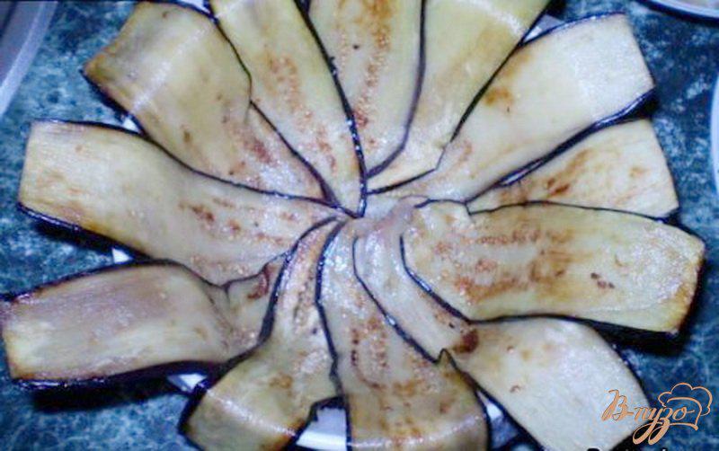 Фото приготовление рецепта: Террин из баклажанов, сладкого перца и сыра шаг №3