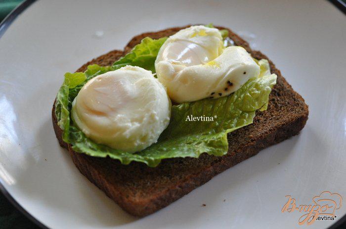Фото приготовление рецепта: Цезарь салат с яйцами пашот шаг №3