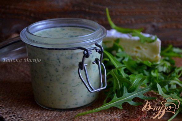 Фото приготовление рецепта: Сырный соус с рукколой шаг №5