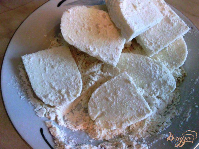 Фото приготовление рецепта: Жаренный адыгейский сыр шаг №2