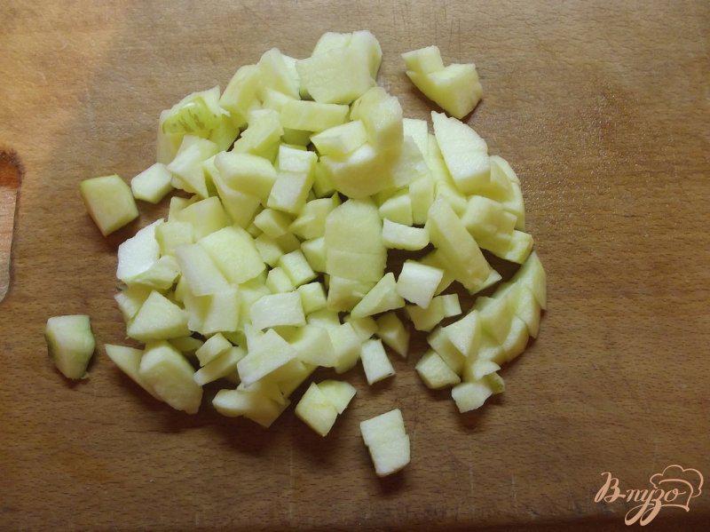 Фото приготовление рецепта: Яблочное повидло с мармеладом шаг №2