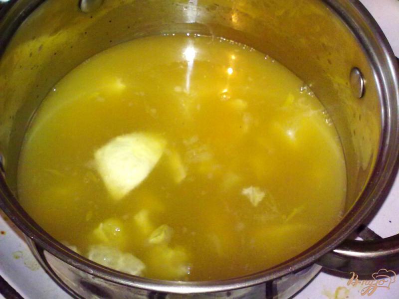 Фото приготовление рецепта: Суп из цитрусовых шаг №4