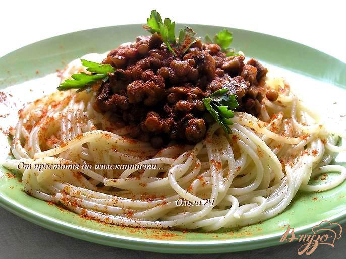 Фото приготовление рецепта: Спагетти с чечевичным болоньезе шаг №5