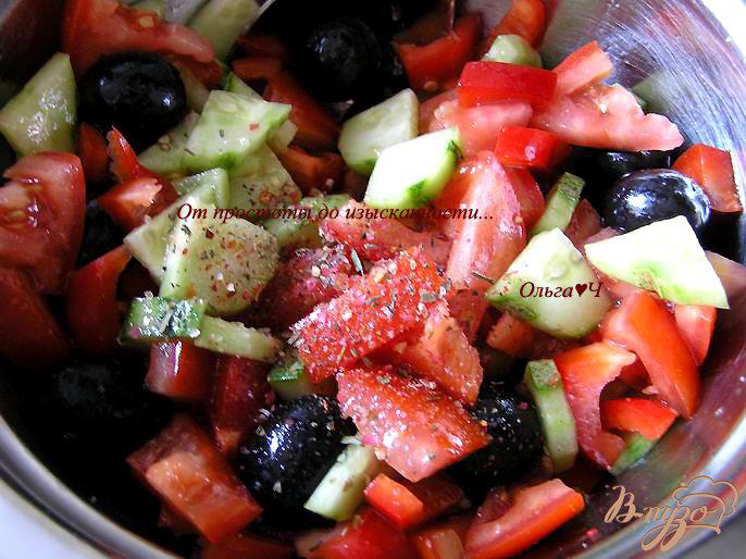 Фото приготовление рецепта: Греческий салат с брынзой шаг №3