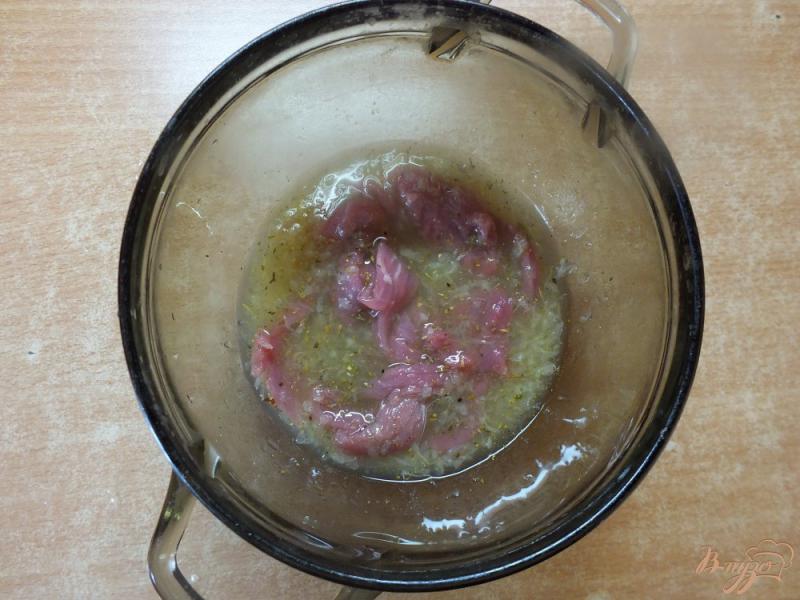Фото приготовление рецепта: Салат с сырой говядиной по-тайски шаг №5