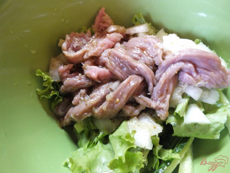 Фото приготовление рецепта: Салат с сырой говядиной по-тайски шаг №11