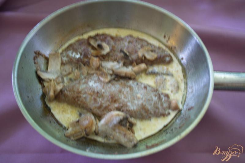 Фото приготовление рецепта: Говяжий люля-кебаб с моцареллой шаг №5