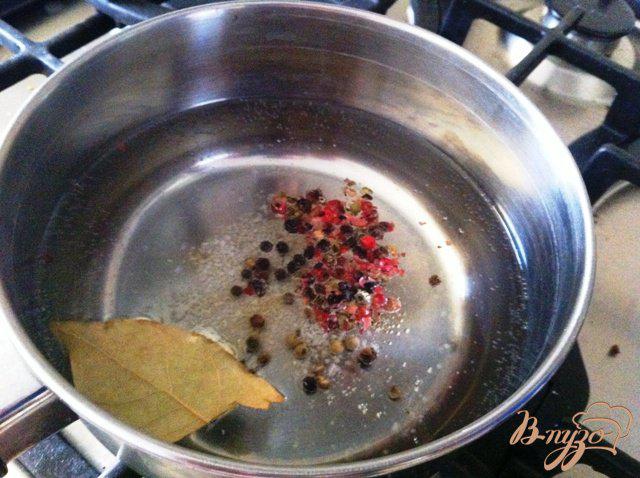 Фото приготовление рецепта: Маринованный перец с чесноком на зиму шаг №2