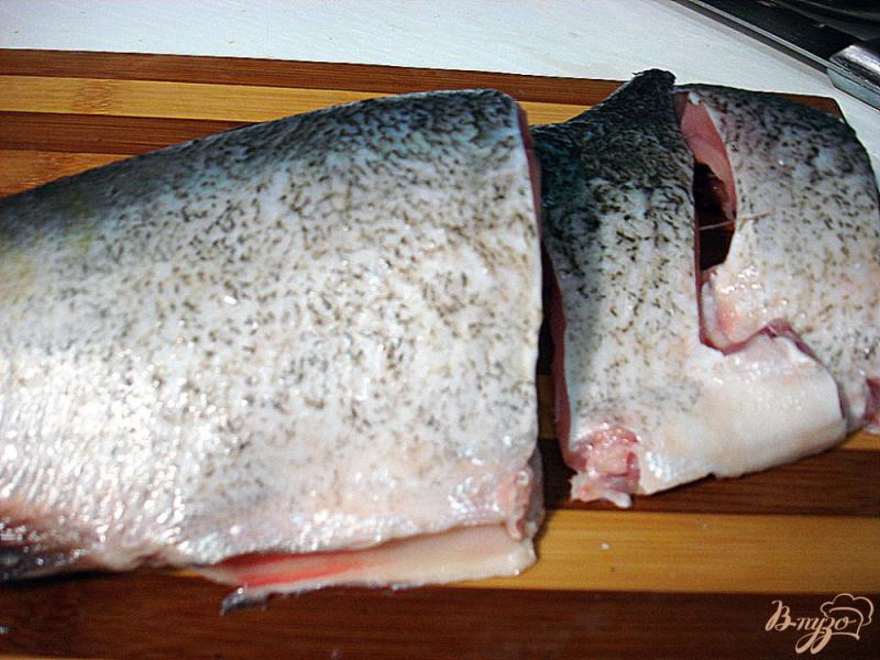 Фото приготовление рецепта: Рыба под свекольным маринадом шаг №5